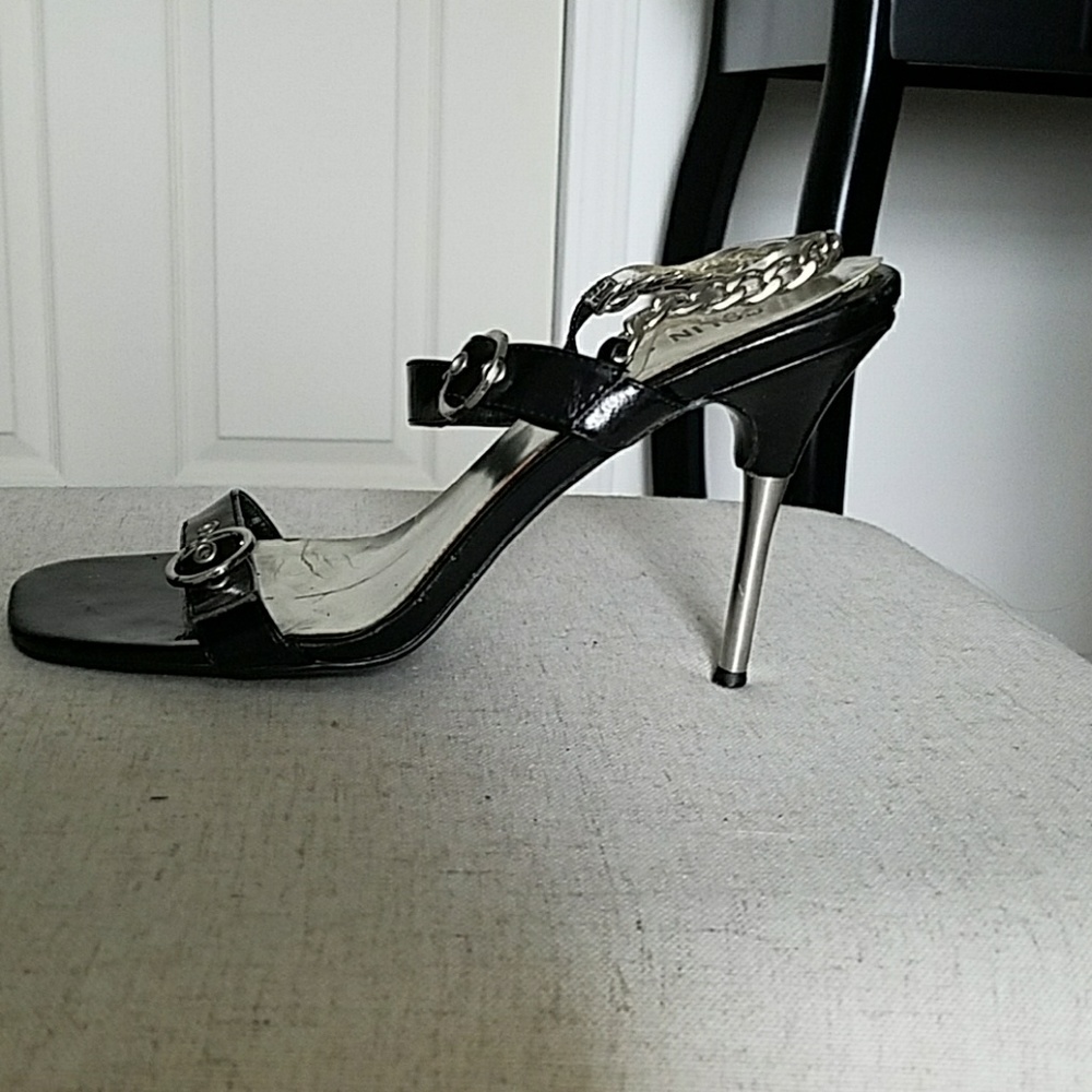 Colin Stuart Chain Heels